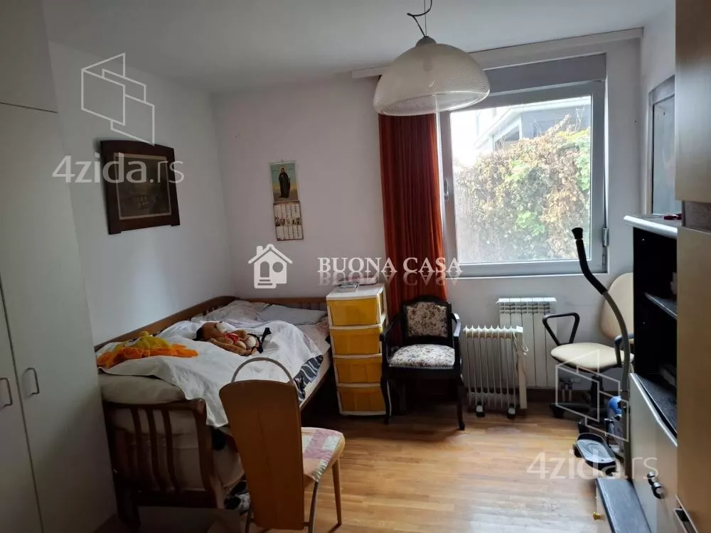 Troiposoban stan | 4zida