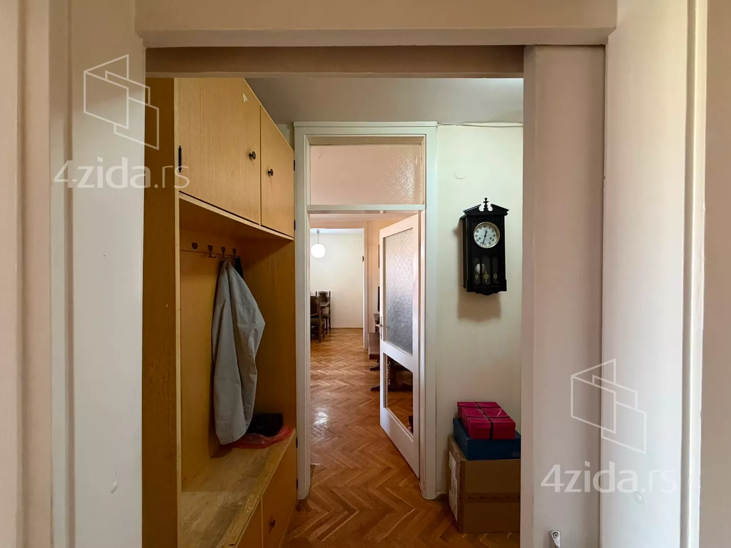 Troiposoban stan | 4zida