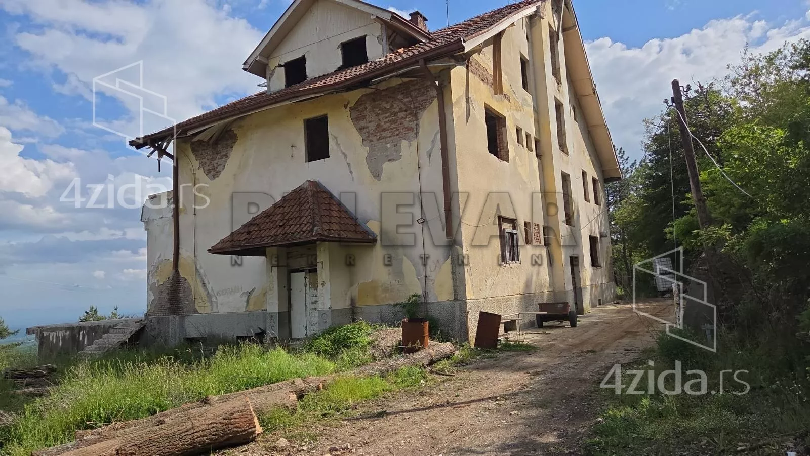 Lokal | 4zida