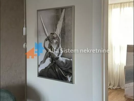 Četvoroiposoban stan | 4zida