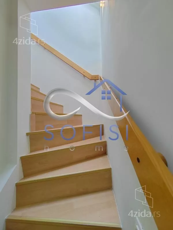 Četvoroiposoban stan | 4zida