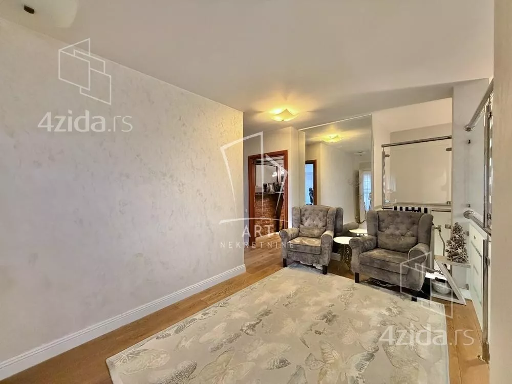 Petosoban stan | 4zida