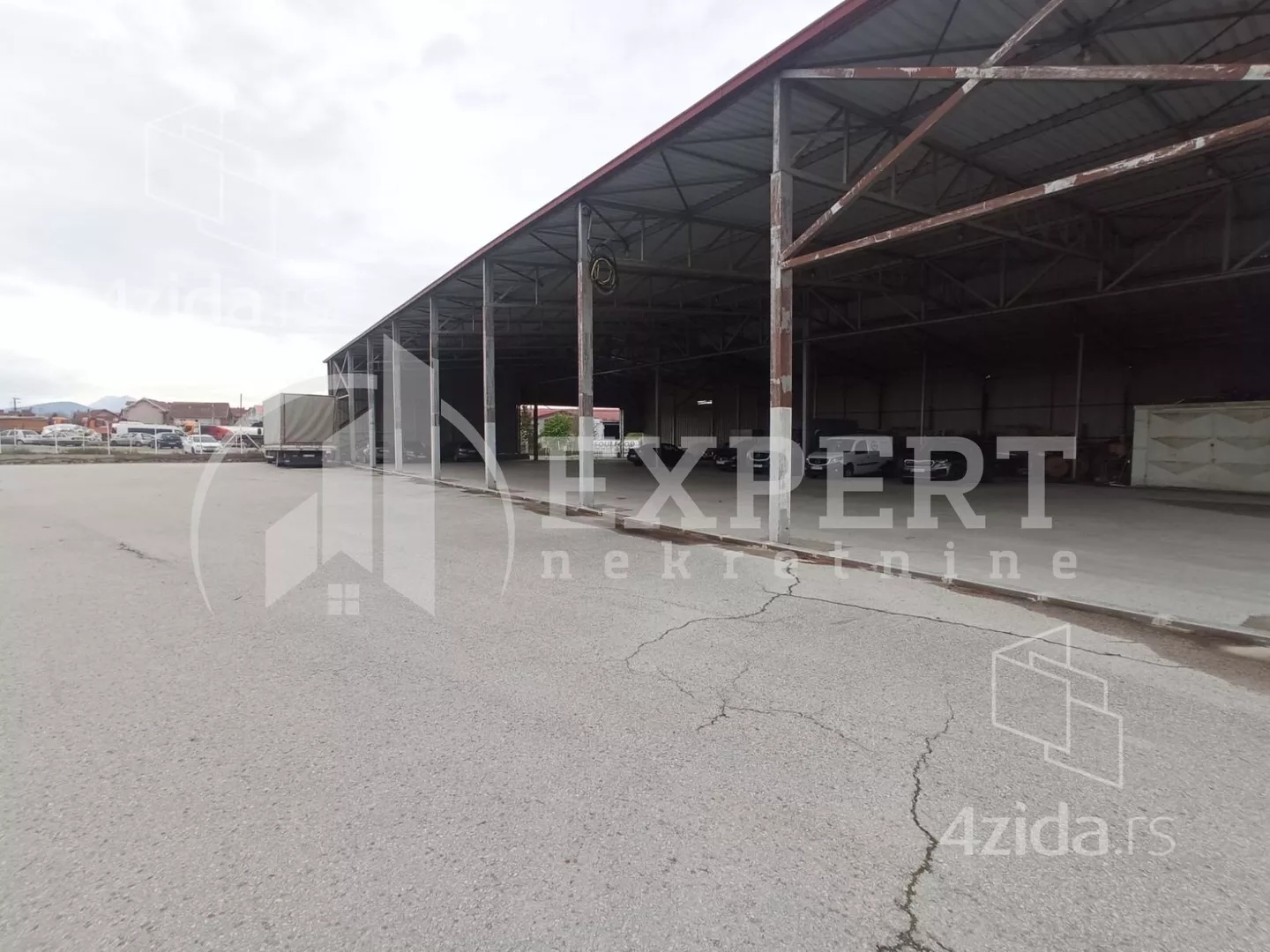 Lokal | 4zida