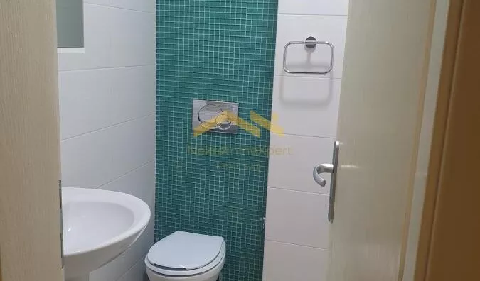 Šestosoban stan | 4zida