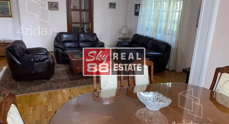 Šestosoban stan | 4zida