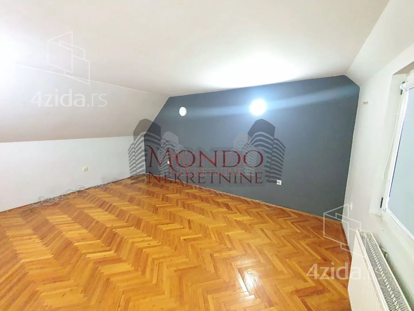 Poslovna zgrada | 4zida