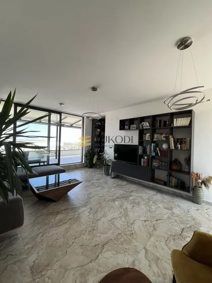 Sremska Kamenica | 4zida.rs