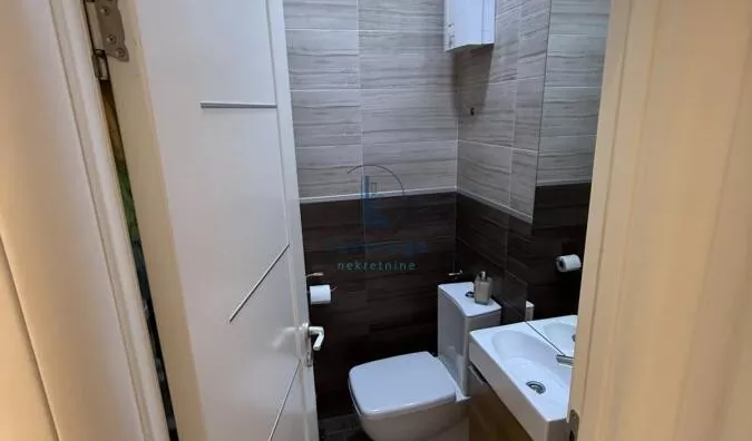 Četvoroiposoban stan | 4zida