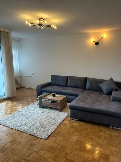 Petra Lekovića 5 | 4zida.rs