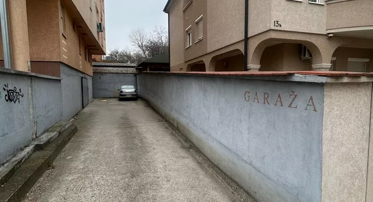 Garaža | 4zida