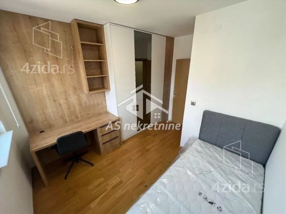 Četvoroiposoban stan | 4zida