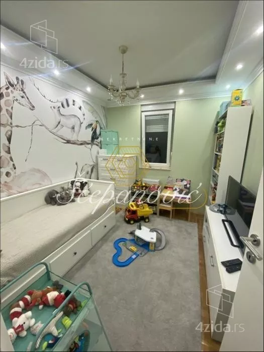 Troiposoban stan | 4zida