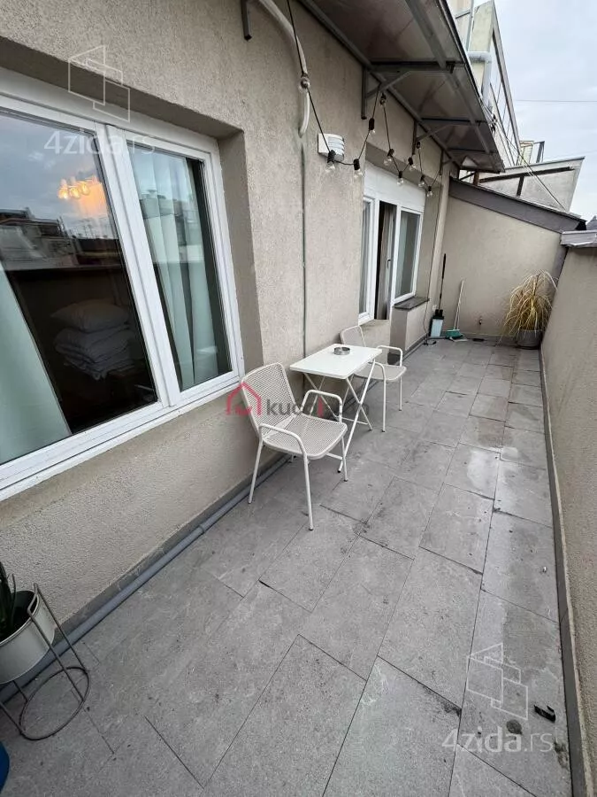 Petosoban stan | 4zida