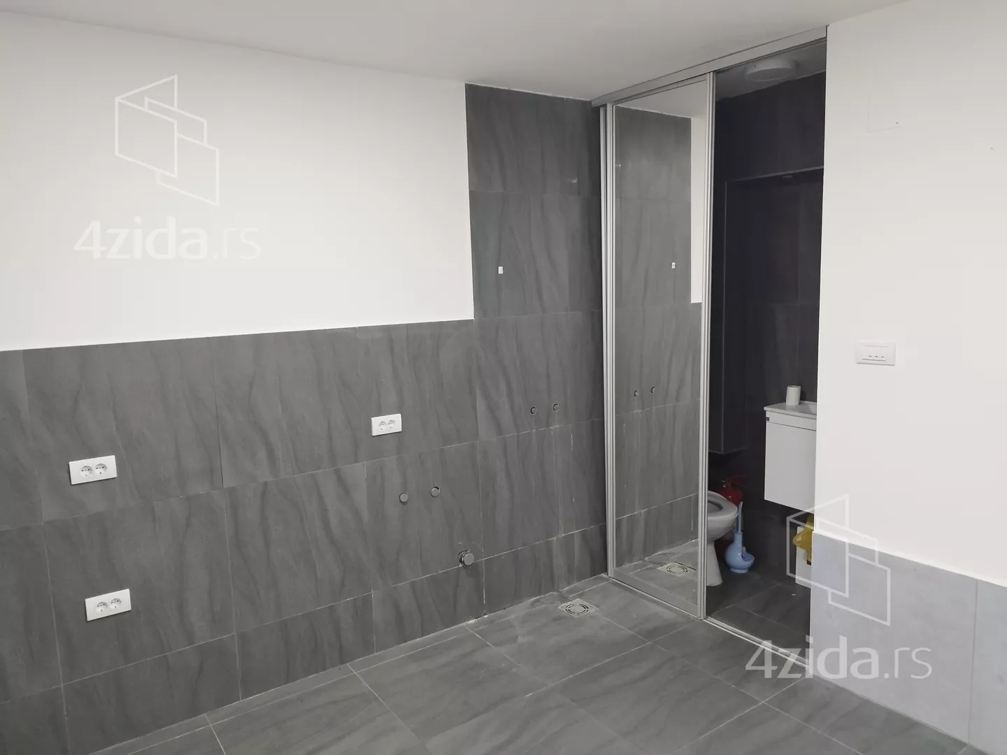 Lokal | 4zida