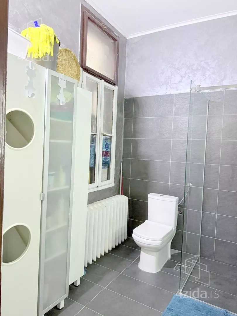 Četvoroiposoban stan | 4zida