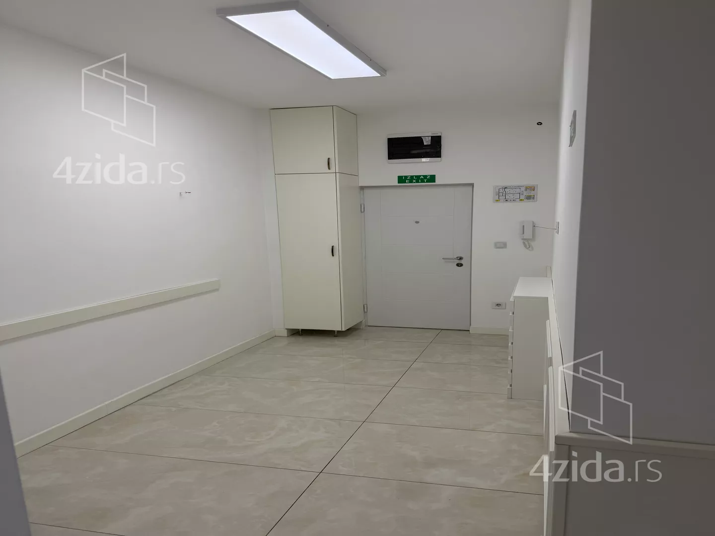 Poslovni prostor | 4zida