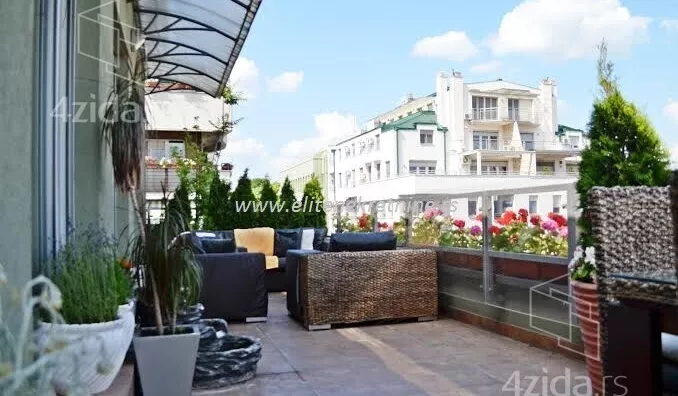 Petosoban stan | 4zida