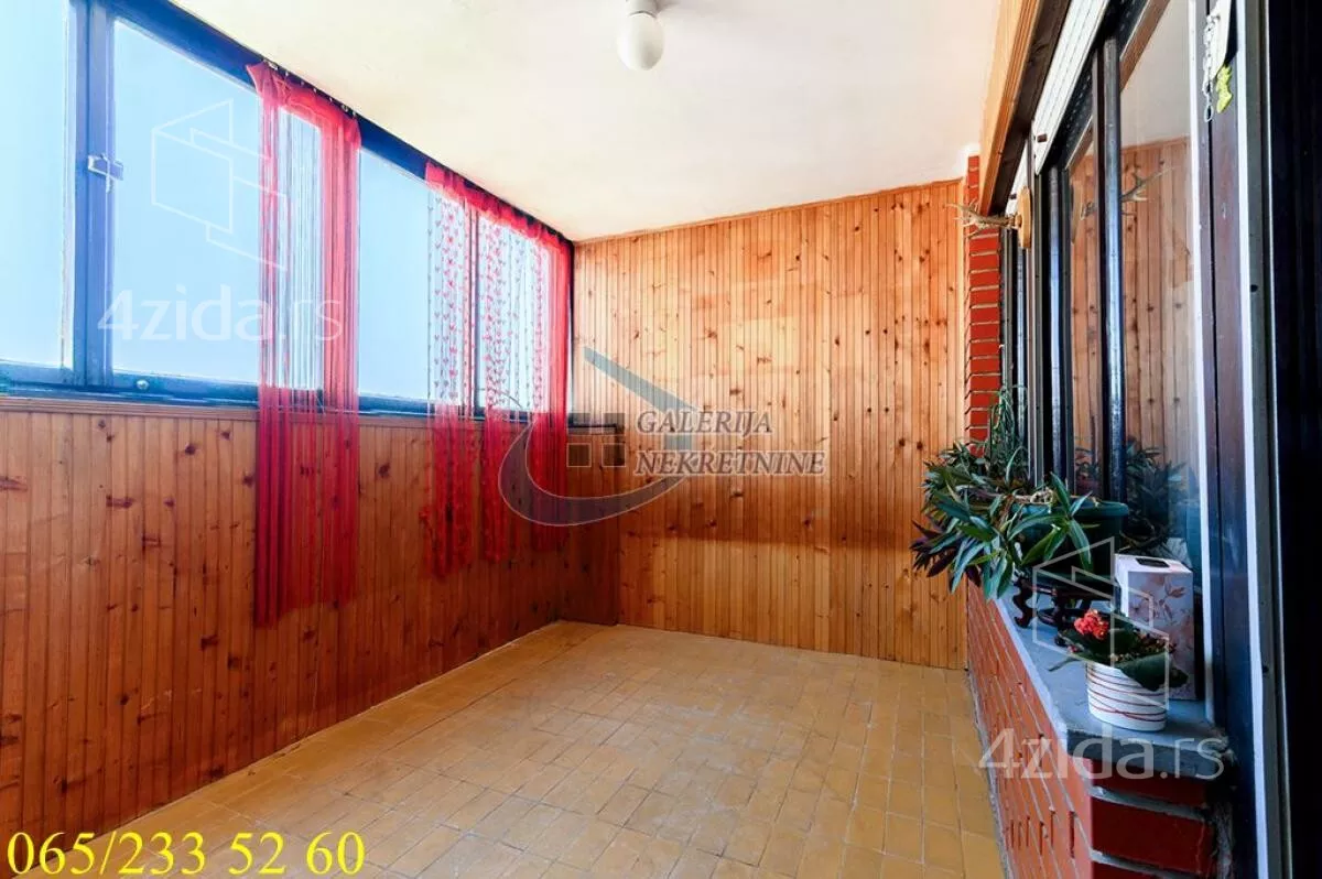 Troiposoban stan | 4zida