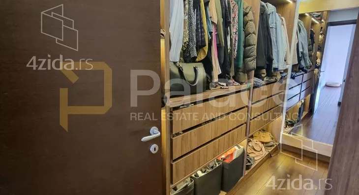 Petosoban stan | 4zida