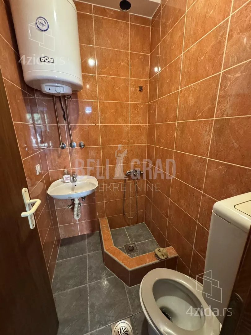 Garaža | 4zida