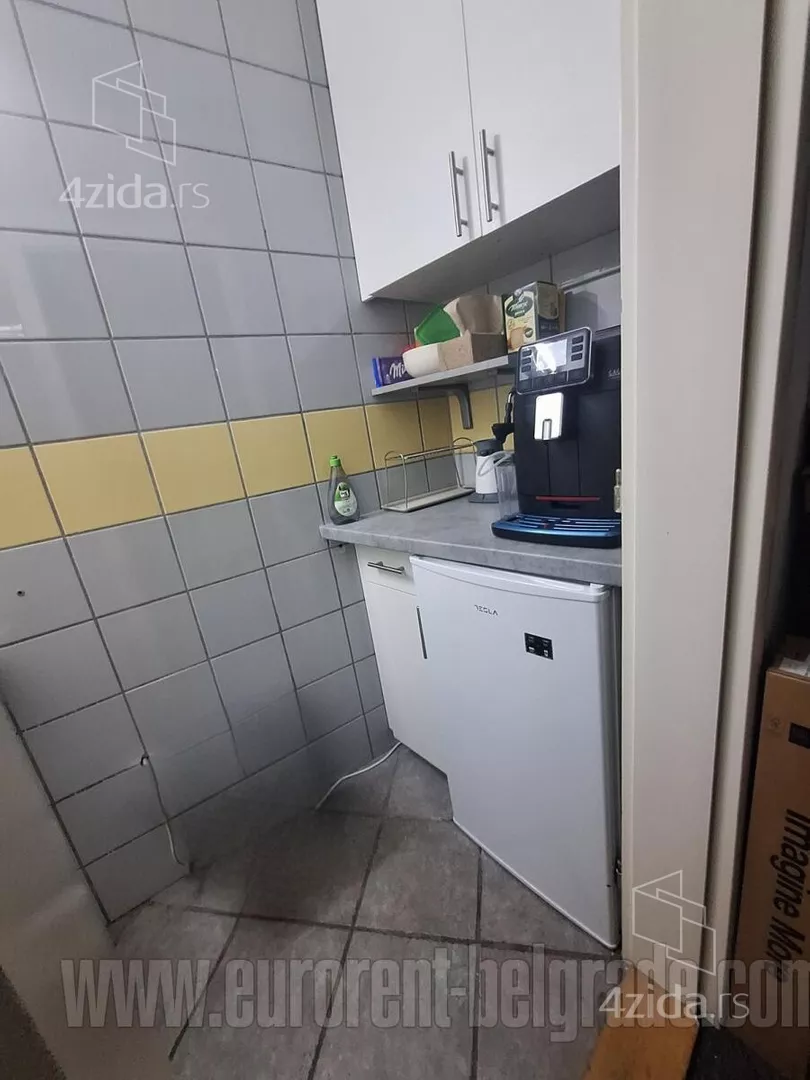 Lokal | 4zida