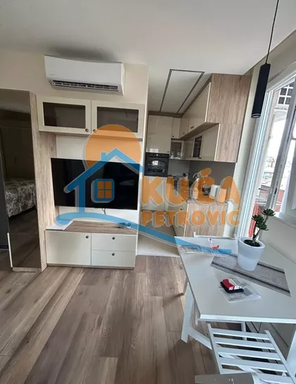 Obrenovićeva | 4zida.rs
