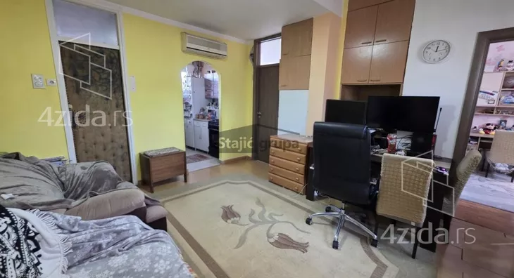 Petosoban stan | 4zida