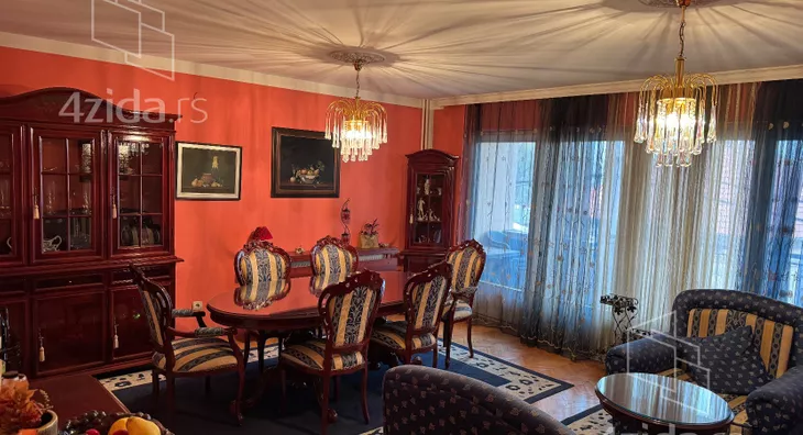 Troiposoban stan | 4zida