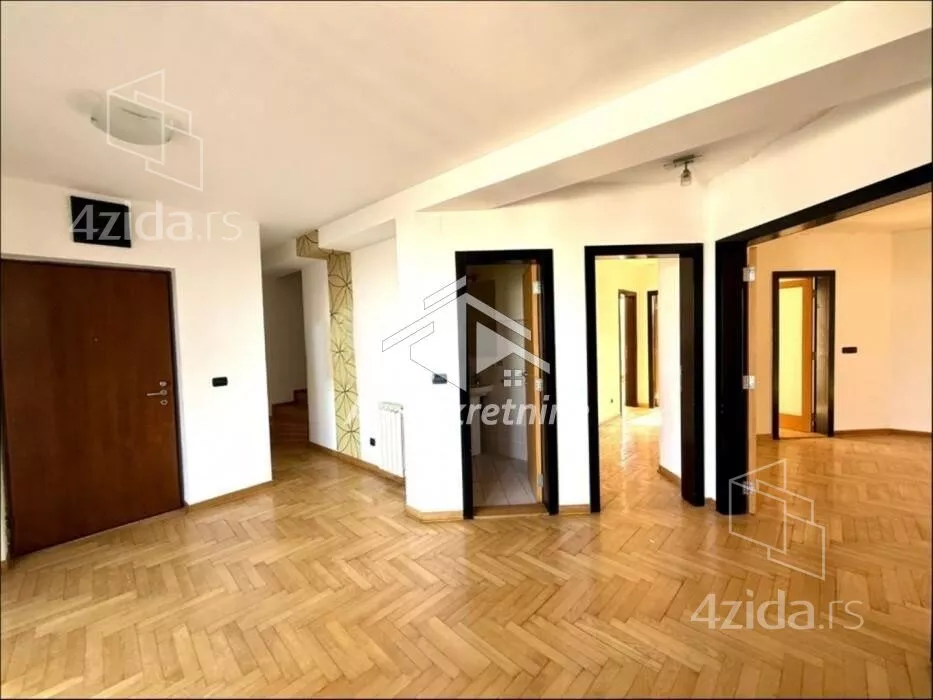 Šestosoban stan | 4zida