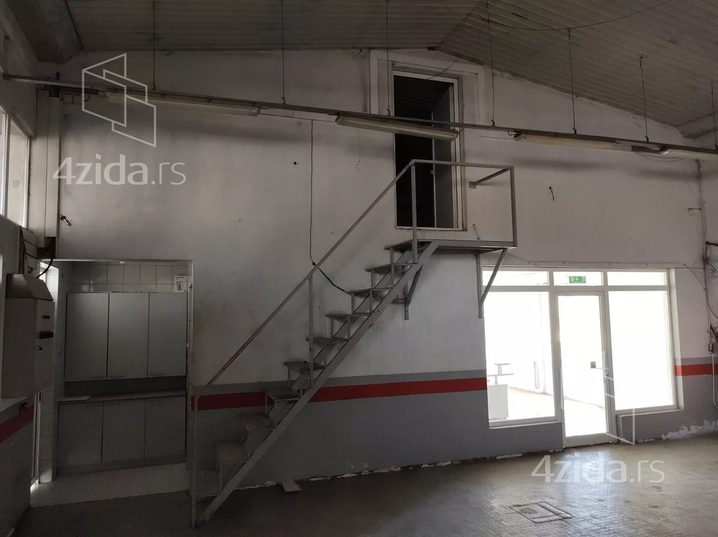 Poslovna zgrada | 4zida