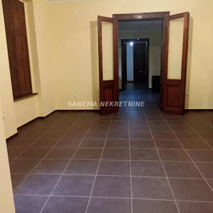 Okolne lokacije | 4zida.rs