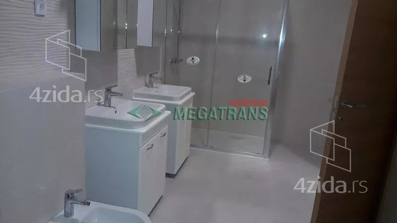 Petosoban stan | 4zida