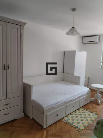 Mike Alasa | 4zida.rs