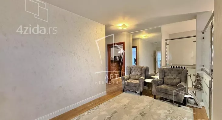 Petosoban stan | 4zida