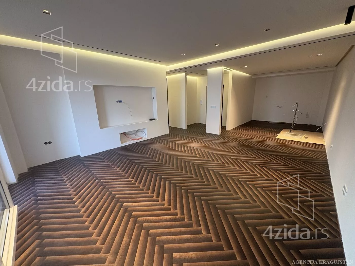 Troiposoban stan | 4zida