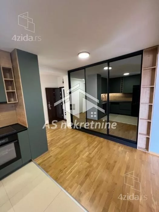 Četvoroiposoban stan | 4zida