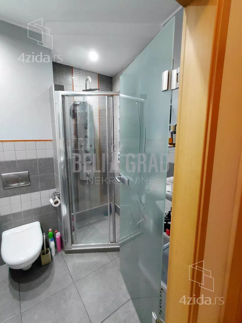 Četvoroiposoban stan | 4zida