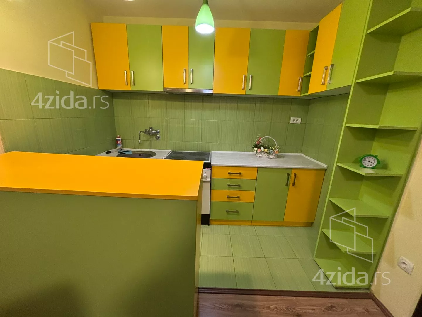 Jednoiposoban stan | 4zida