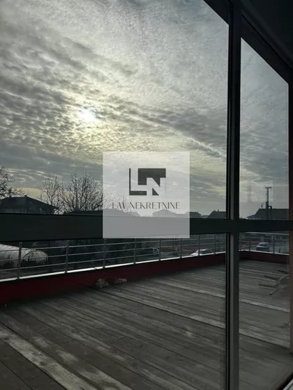 Surčin (mesto) | 4zida.rs