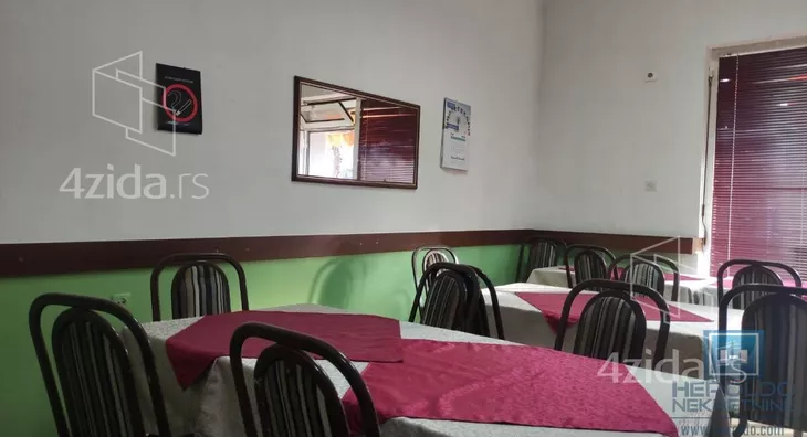 Poslovna zgrada | 4zida