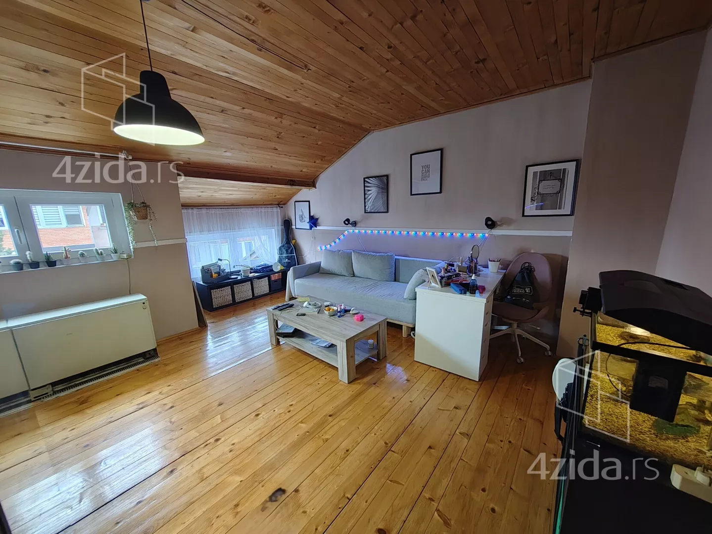 Sedmosoban stan | 4zida