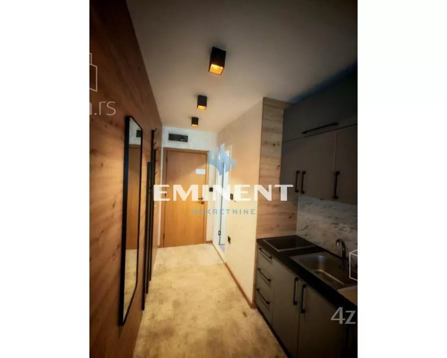 Šestosoban stan | 4zida