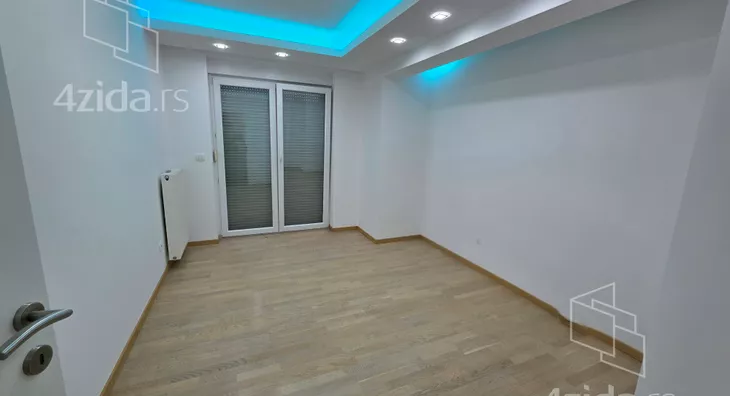 Četvoroiposoban stan | 4zida