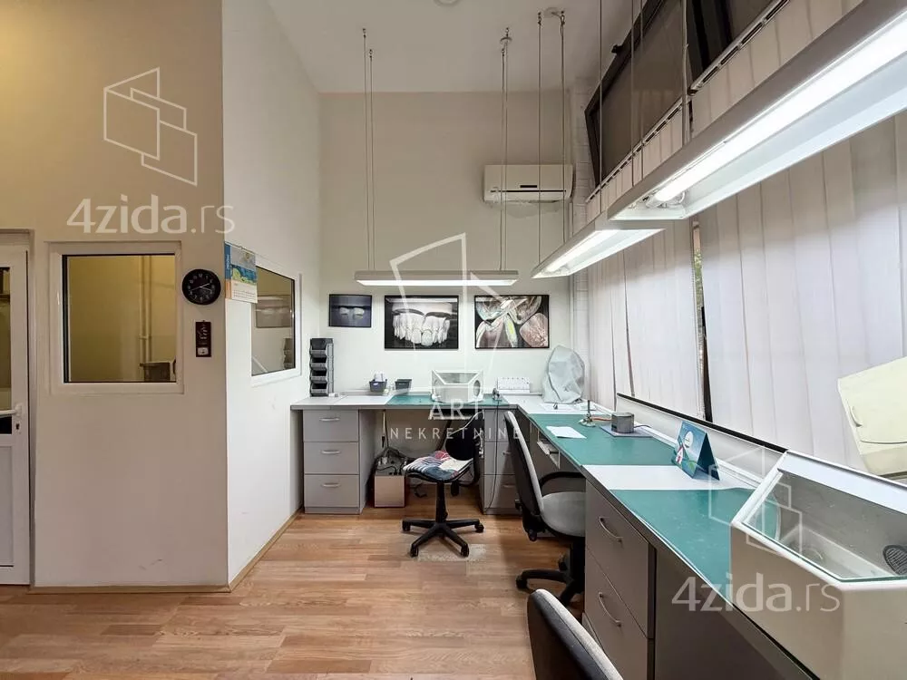 Lokal | 4zida