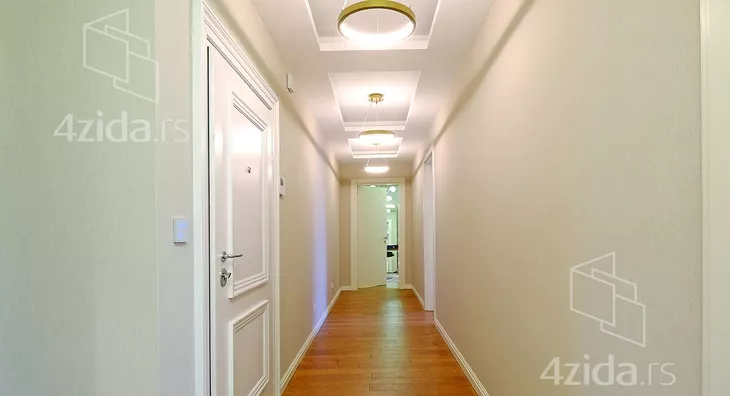 Šestosoban stan | 4zida