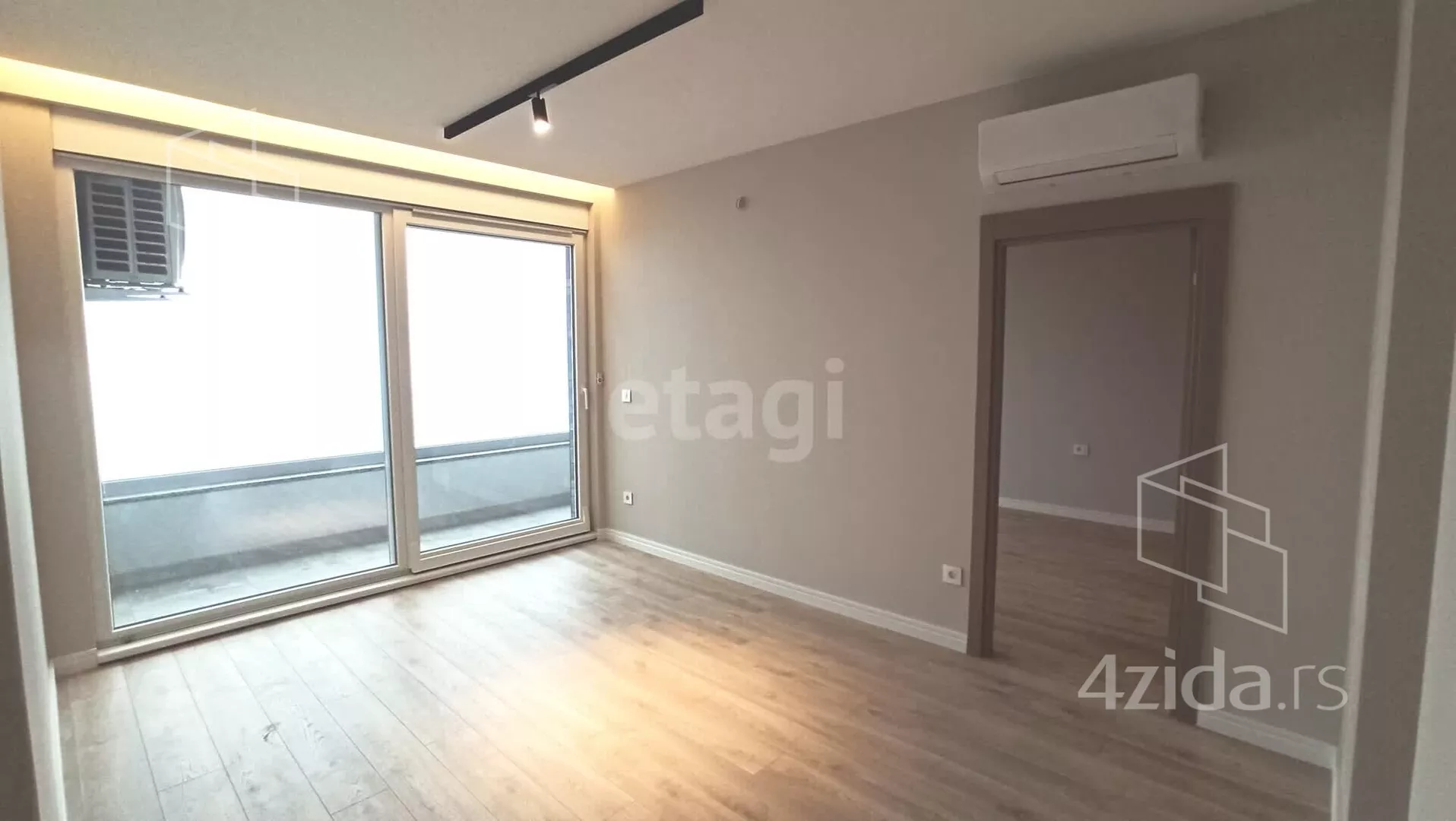 Petosoban stan | 4zida