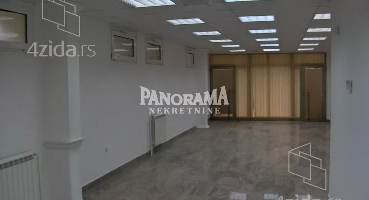 Poslovna zgrada | 4zida