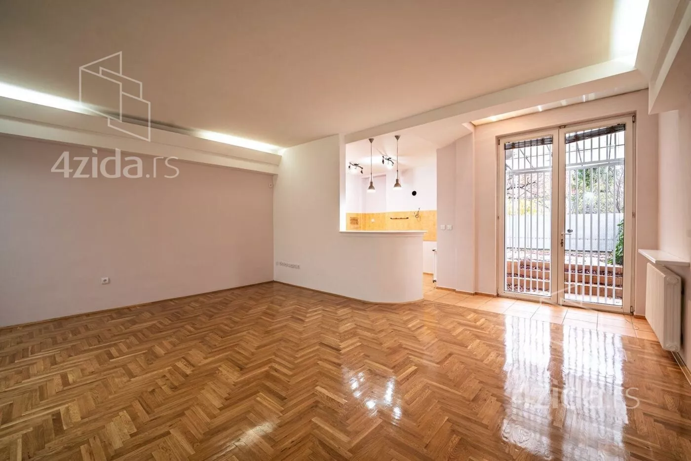 Šestosoban stan | 4zida