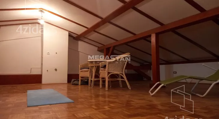 Troiposoban stan | 4zida