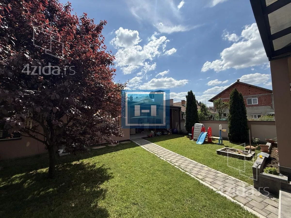 Kuća | 4zida